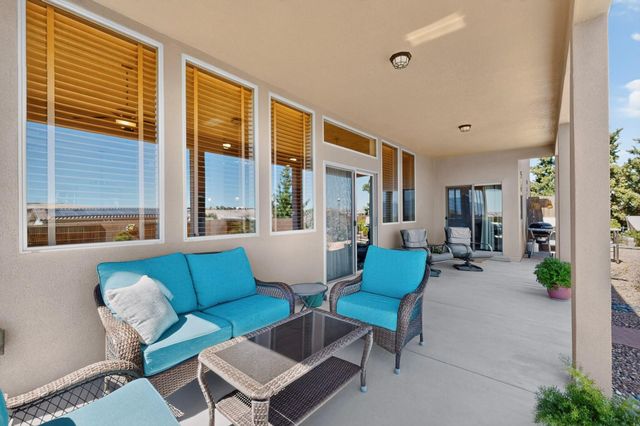 400 Holt Court NE, Rio Rancho, NM 87124