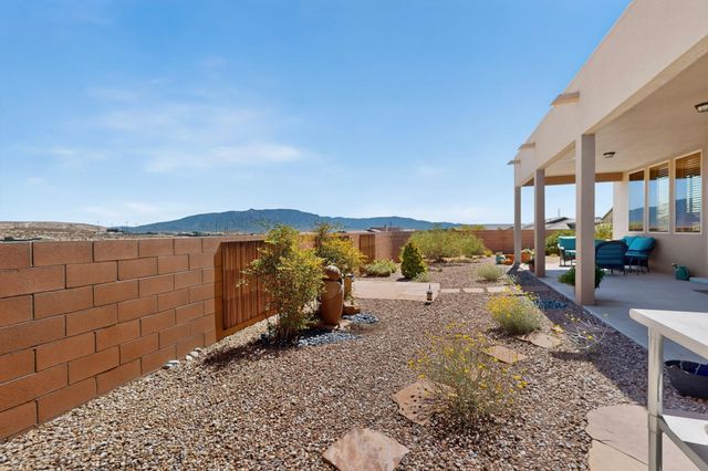 400 Holt Court NE, Rio Rancho, NM 87124