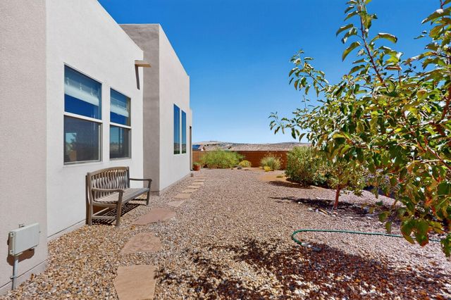 400 Holt Court NE, Rio Rancho, NM 87124