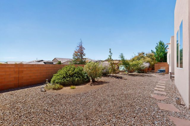 400 Holt Court NE, Rio Rancho, NM 87124