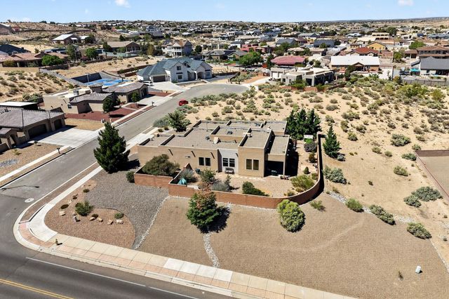400 Holt Court NE, Rio Rancho, NM 87124