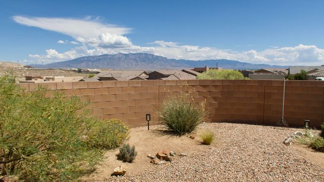 400 Holt Court NE, Rio Rancho, NM 87124