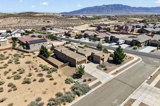 400 Holt Court NE, Rio Rancho, NM 87124