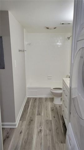 64 NW Chaumont NW Square, Atlanta, GA 30327