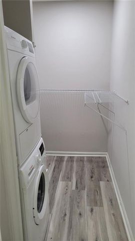 64 NW Chaumont NW Square, Atlanta, GA 30327