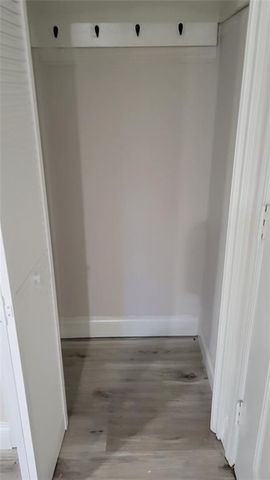 64 NW Chaumont NW Square, Atlanta, GA 30327