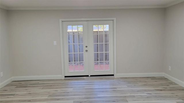 64 NW Chaumont NW Square, Atlanta, GA 30327