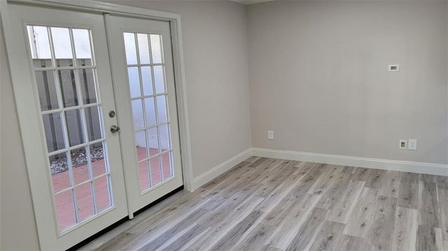 64 NW Chaumont NW Square, Atlanta, GA 30327