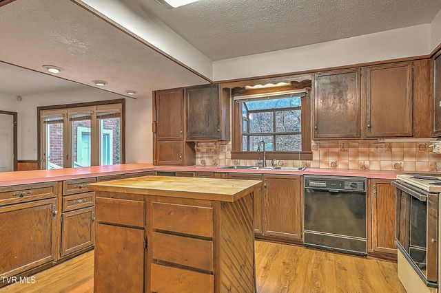 1237 Radcliffe Avenue, Kingsport, TN 37664