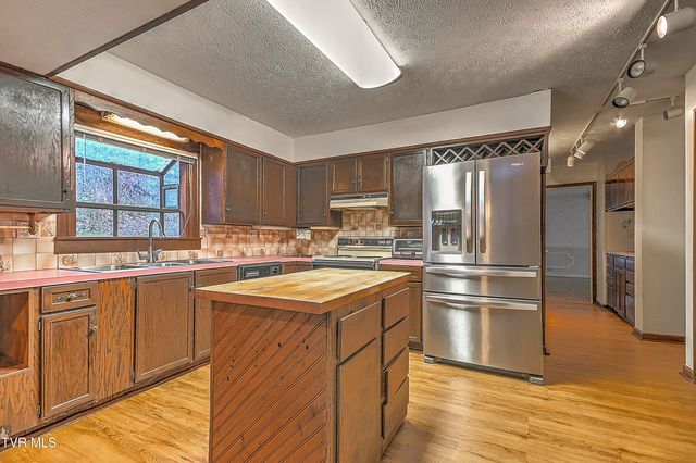 1237 Radcliffe Avenue, Kingsport, TN 37664