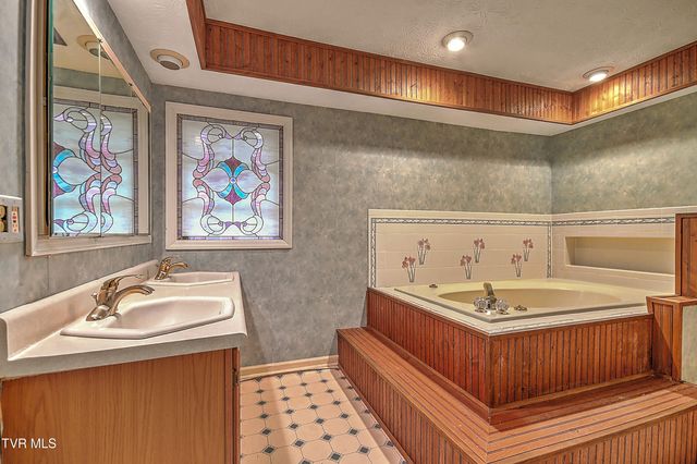 1237 Radcliffe Avenue, Kingsport, TN 37664