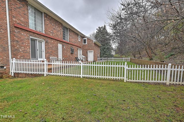 1237 Radcliffe Avenue, Kingsport, TN 37664