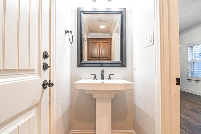 5914 Llano Court, Midland, TX 79707