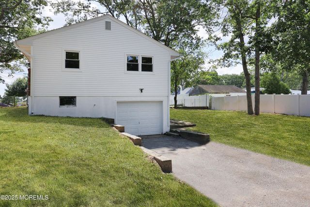 400 Surf Avenue, Beachwood, NJ 08722