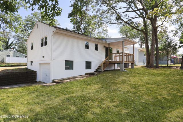 400 Surf Avenue, Beachwood, NJ 08722