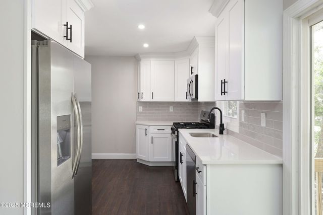 400 Surf Avenue, Beachwood, NJ 08722