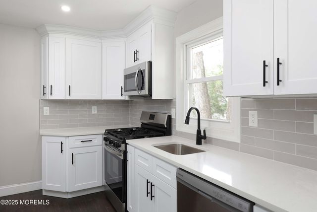 400 Surf Avenue, Beachwood, NJ 08722