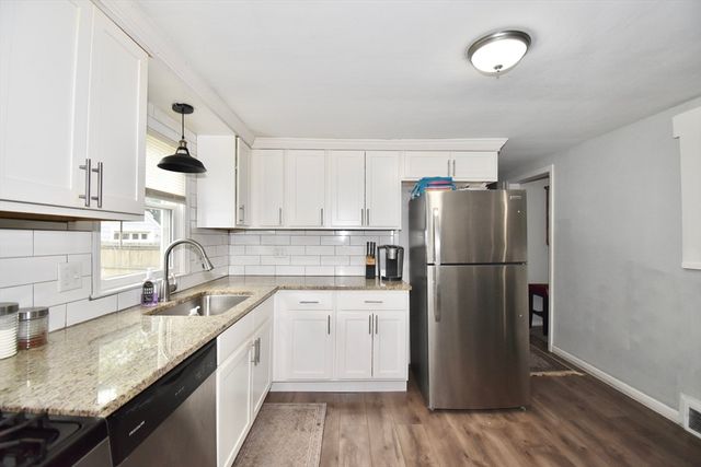 66 Curve St, Springfield, MA 01104