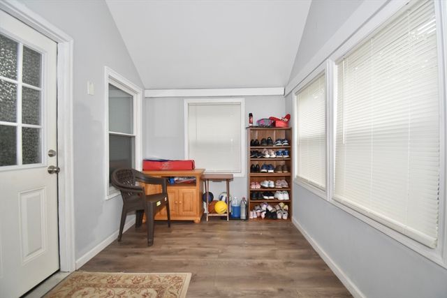 66 Curve St, Springfield, MA 01104