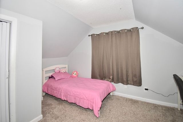 66 Curve St, Springfield, MA 01104