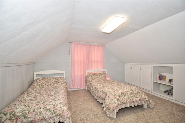 66 Curve St, Springfield, MA 01104