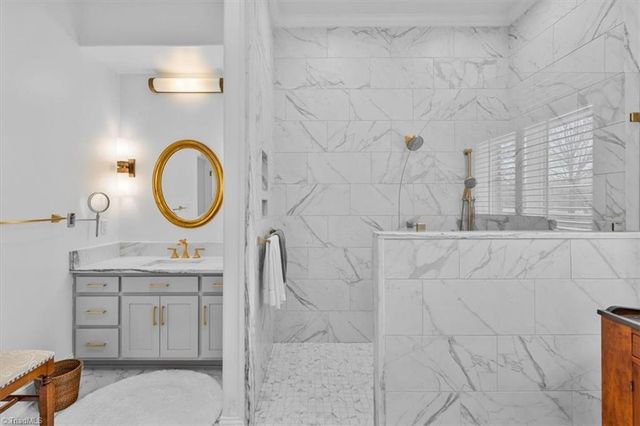 11 Creswell Court, Greensboro, NC 27407