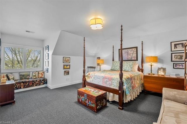 11 Creswell Court, Greensboro, NC 27407