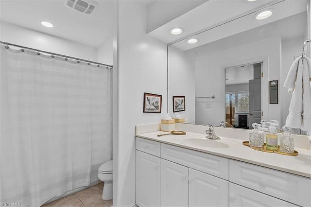 11 Creswell Court, Greensboro, NC 27407