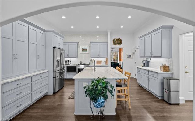 11 Creswell Court, Greensboro, NC 27407