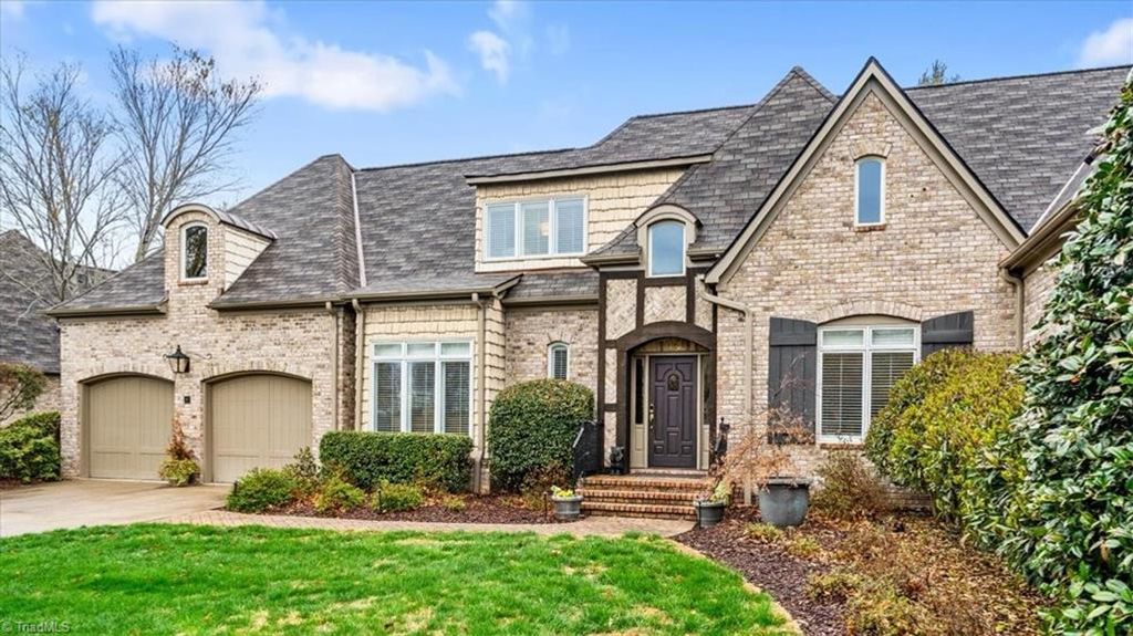 11 Creswell Court, Greensboro, NC 27407