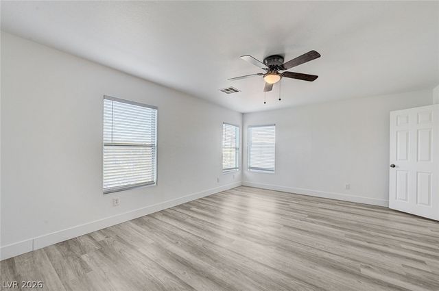 194 Gilliflower Avenue, Las Vegas, NV 89183