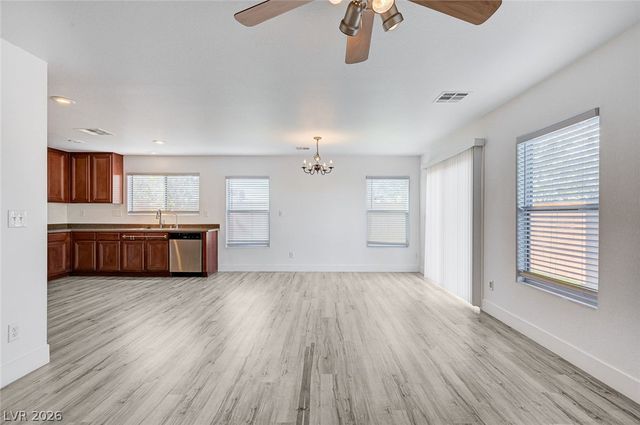 194 Gilliflower Avenue, Las Vegas, NV 89183