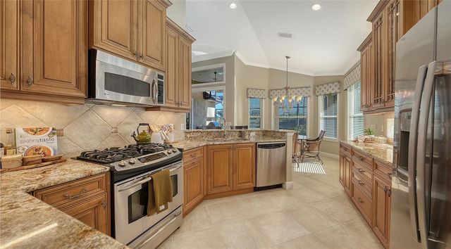 7325 LAKE FOREST GLEN, Lakewood Ranch, FL 34202