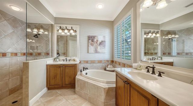 7325 LAKE FOREST GLEN, Lakewood Ranch, FL 34202