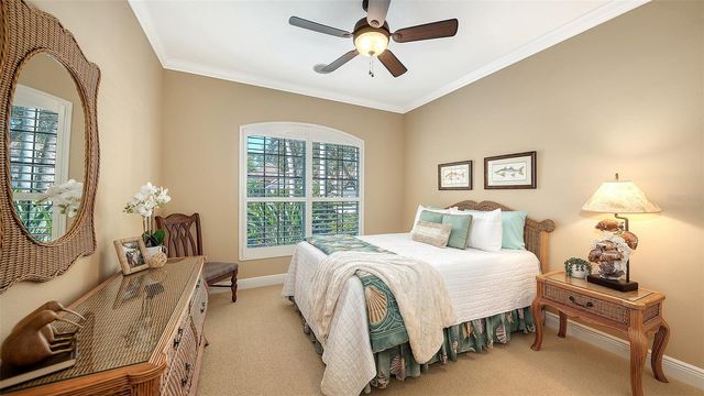 7325 LAKE FOREST GLEN, Lakewood Ranch, FL 34202