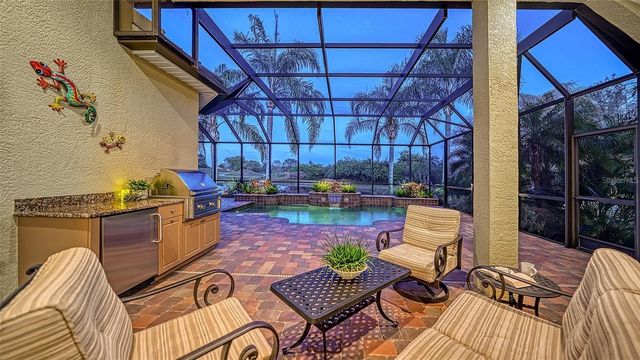 7325 LAKE FOREST GLEN, Lakewood Ranch, FL 34202