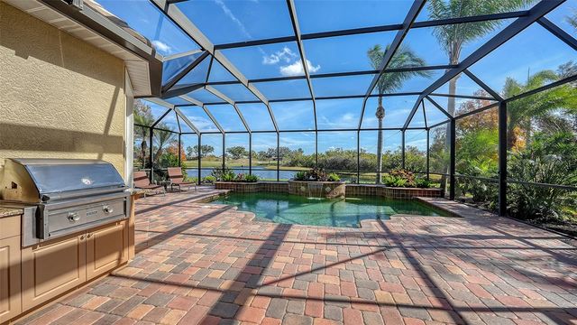 7325 LAKE FOREST GLEN, Lakewood Ranch, FL 34202