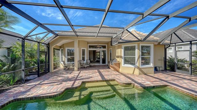 7325 LAKE FOREST GLEN, Lakewood Ranch, FL 34202