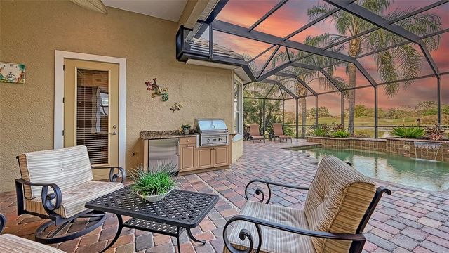 7325 LAKE FOREST GLEN, Lakewood Ranch, FL 34202