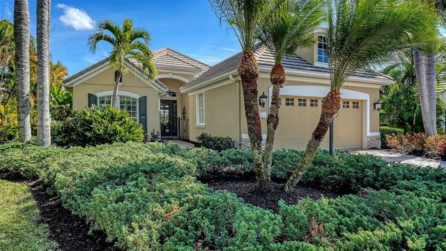 7325 LAKE FOREST GLEN, Lakewood Ranch, FL 34202
