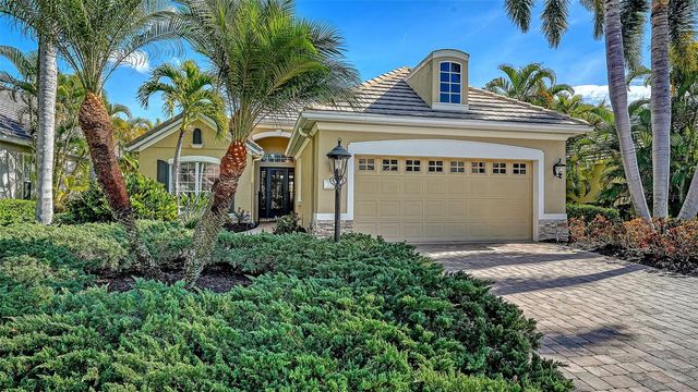 7325 LAKE FOREST GLEN, Lakewood Ranch, FL 34202