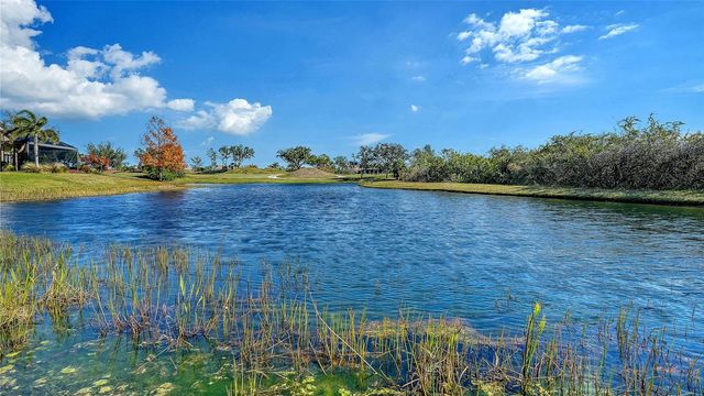 7325 LAKE FOREST GLEN, Lakewood Ranch, FL 34202