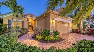 7325 LAKE FOREST GLEN, Lakewood Ranch, FL 34202