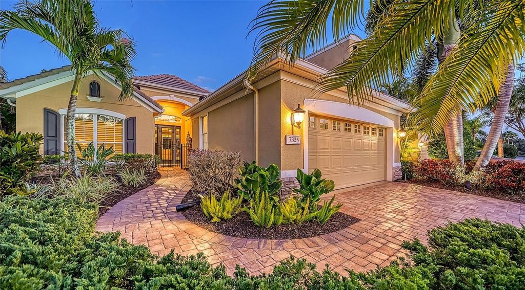 7325 LAKE FOREST GLEN, Lakewood Ranch, FL 34202