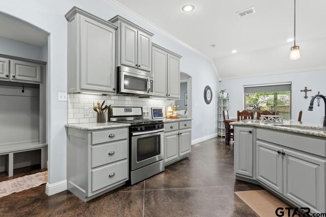 14420 Cedarwood Circle, Tyler, TX 75703