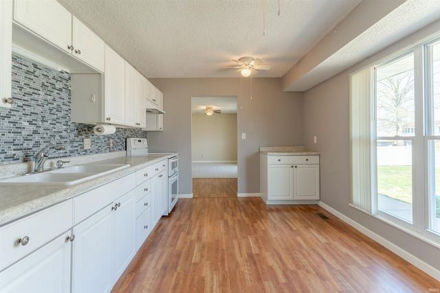 619 Hemenway Place, Boonville, IN 47601