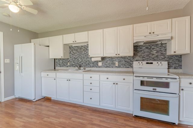 619 Hemenway Place, Boonville, IN 47601