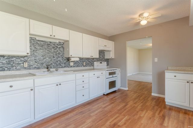 619 Hemenway Place, Boonville, IN 47601