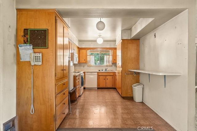 39775 Pine Ridge Road, Oakhurst, CA 93644