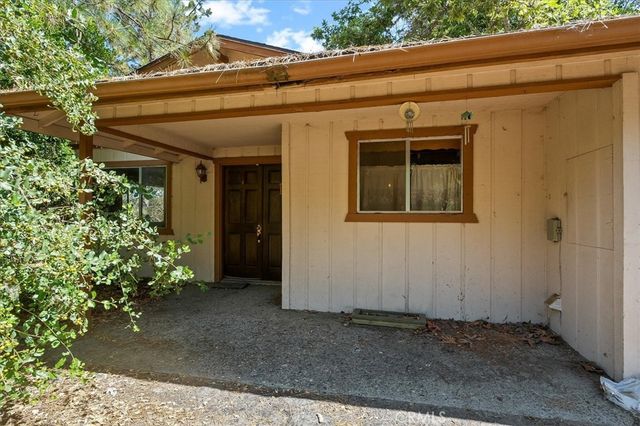 39775 Pine Ridge Road, Oakhurst, CA 93644